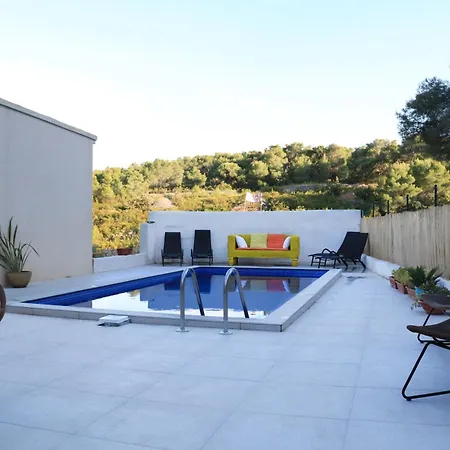 House Leta Cozy Hideaway With Pool Rukavac (Vis)