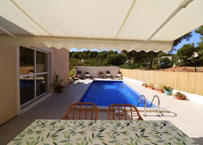 Villa House Leta Cozy Hideaway With Pool